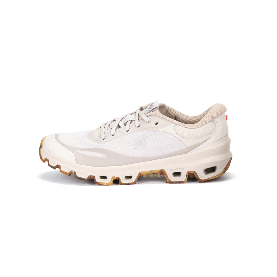 ロエベ LOEWE × On Cloudventure 2.0 "Sand" M929282X36-2150