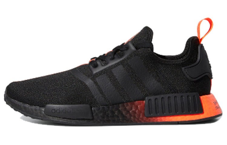 アディダス NMD STAR WARS × adidas NMD R1 "Darth Vader" FW2282