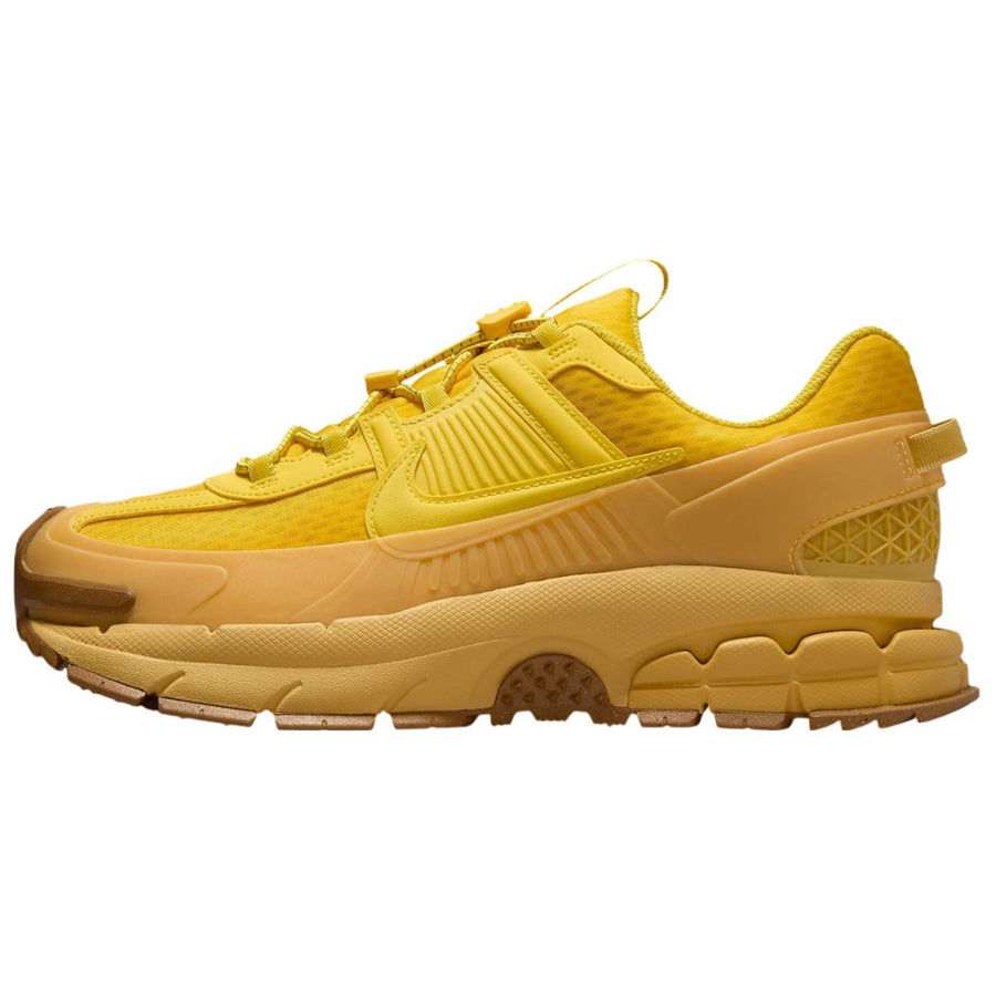 ナイキ ボメロ Nike Zoom Vomero Roam "Lightning" HJ4646-700