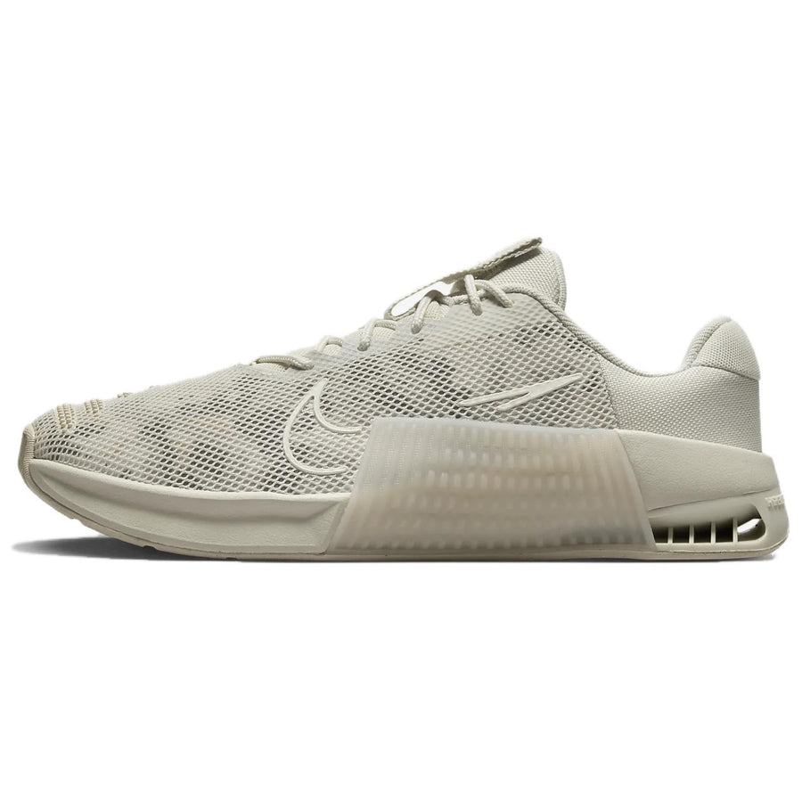 ナイキ Nike Women's Metcon 9 AMP "Light Bone/Light Orewood Brown/Phantom/Sail" DZ2539-002