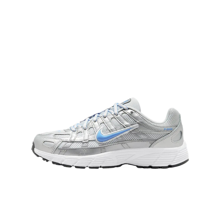 ナイキ P-6000 Nike GS P-6000 "Metallic Platinum/Pure Platinum/Metallic Silver/University Blue" HV5064-007