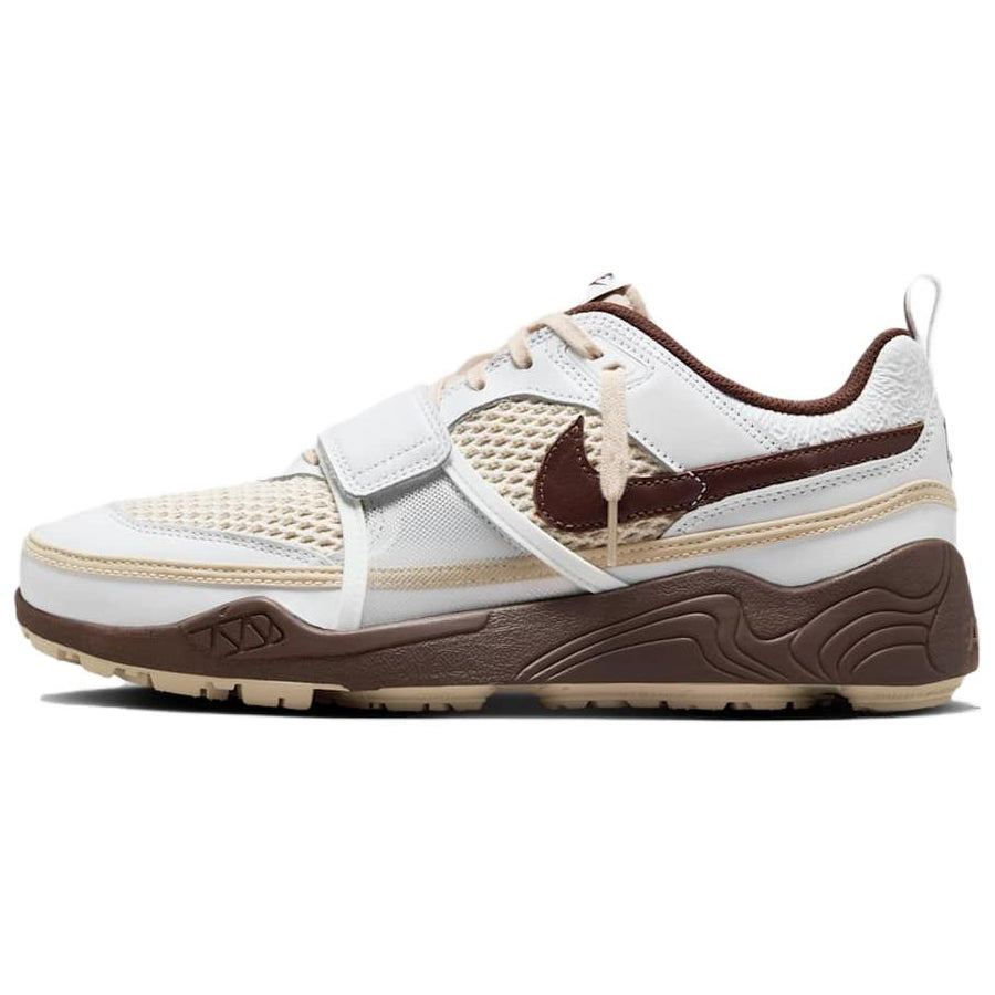 ナイキ Travis Scott × Nike Zoom Field Jaxx "White and Light Chocolate" HQ3073-100