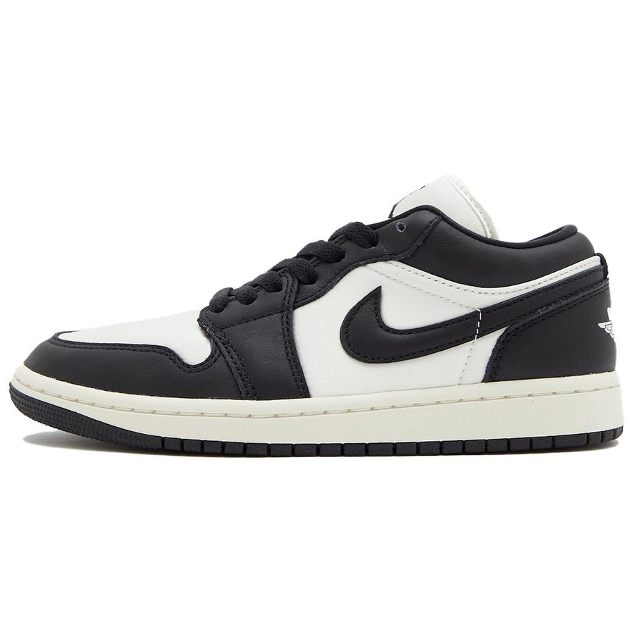 エアジョーダン1 Nike Women's Air Jordan 1 Low SE "Vintage Panda" FB9893-101