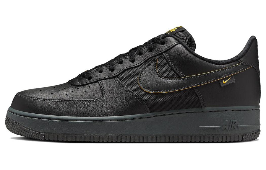 ナイキ エアフォース1 Nike Air Force 1 Low "Black/University Gold" FZ4617-001