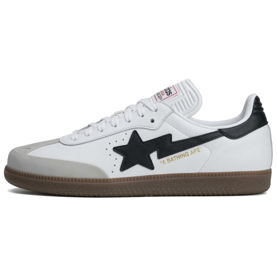 アディダス サンバ A BATHING APE × adidas Samba "Cloud White/Core Black/Gum" JR9245