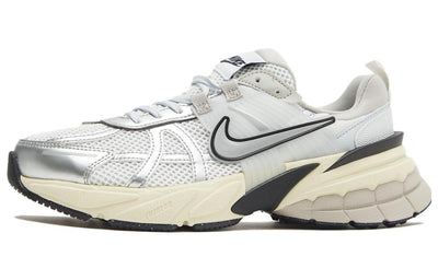 ナイキ V2K ラン Nike Women's V2K Run "Summit White and Metallic Silver" FD0736-100