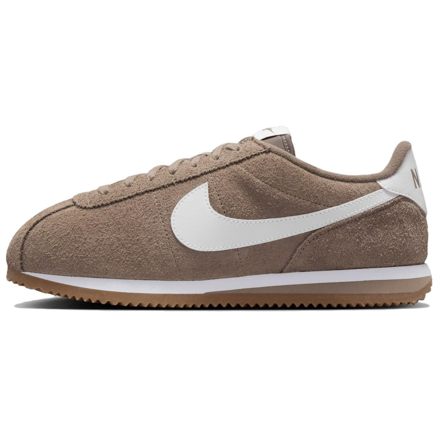 ナイキ コルテッツ Nike Women's Cortez Vintage Suede "Mink Brown/Gum Medium Brown/White" FJ2530-200