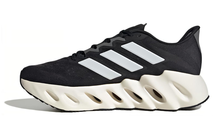 アディダス adidas Switch FWD "Core Black/Footwear White/Grey Five" ID1780