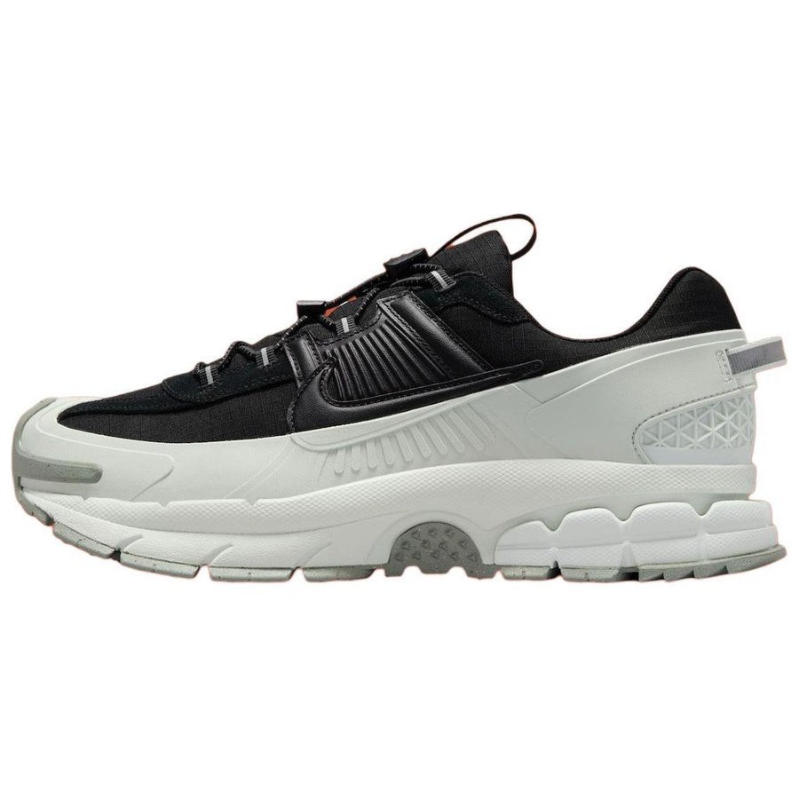 ナイキ ボメロ Nike Zoom Vomero 5 Roam "Black/Light Silver" FV2295-001