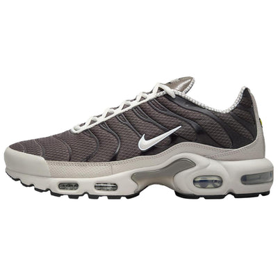 ナイキ エアマックスプラス Nike Air Max Plus "Year of the Snake" IB7679-200