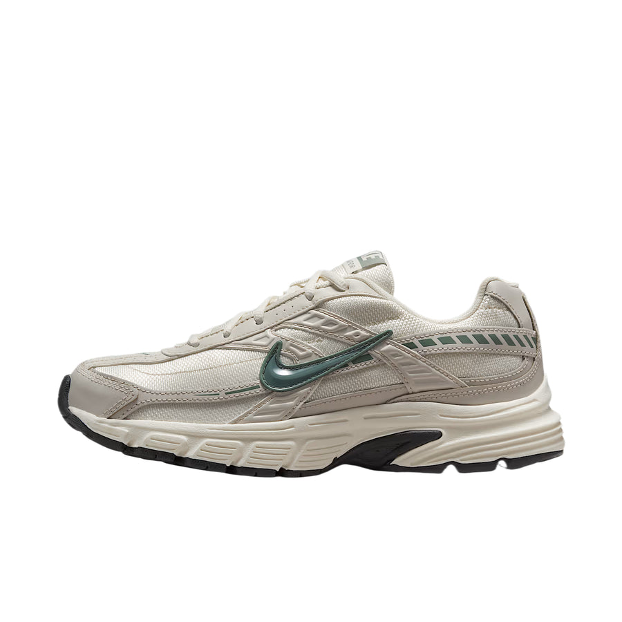 ナイキ Nike Women's Initiator "Soft Pearl/Light Orewood Brown/Dark Smoke Grey/Clay Green" IH0579-012