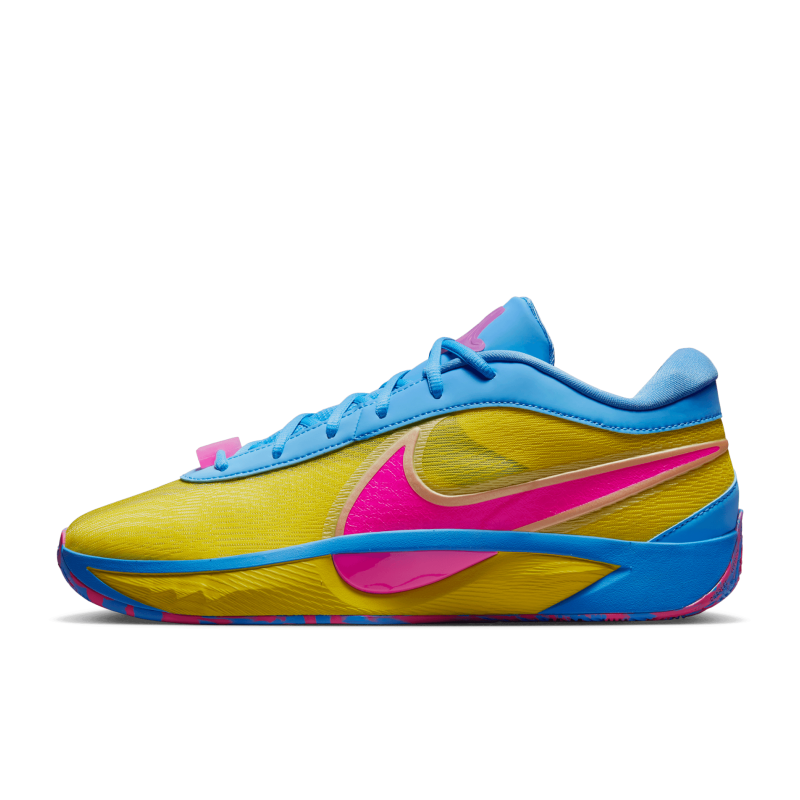 ナイキ Candy Funhouse × Nike Giannis Freak 6 "Lightning/University Blue/Hyper Pink" HF1819-700