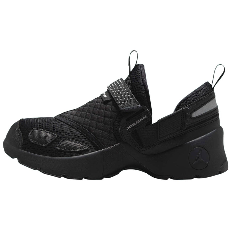 ジョーダン Nike Women's Jordan Trunner LX "Triple Black" HQ2164-001