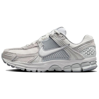 ナイキ ボメロ Nike Women's Zoom Vomero 5 "Pure Platinum/Platinum Tint/Wolf Grey/Summit White" HQ0458-001