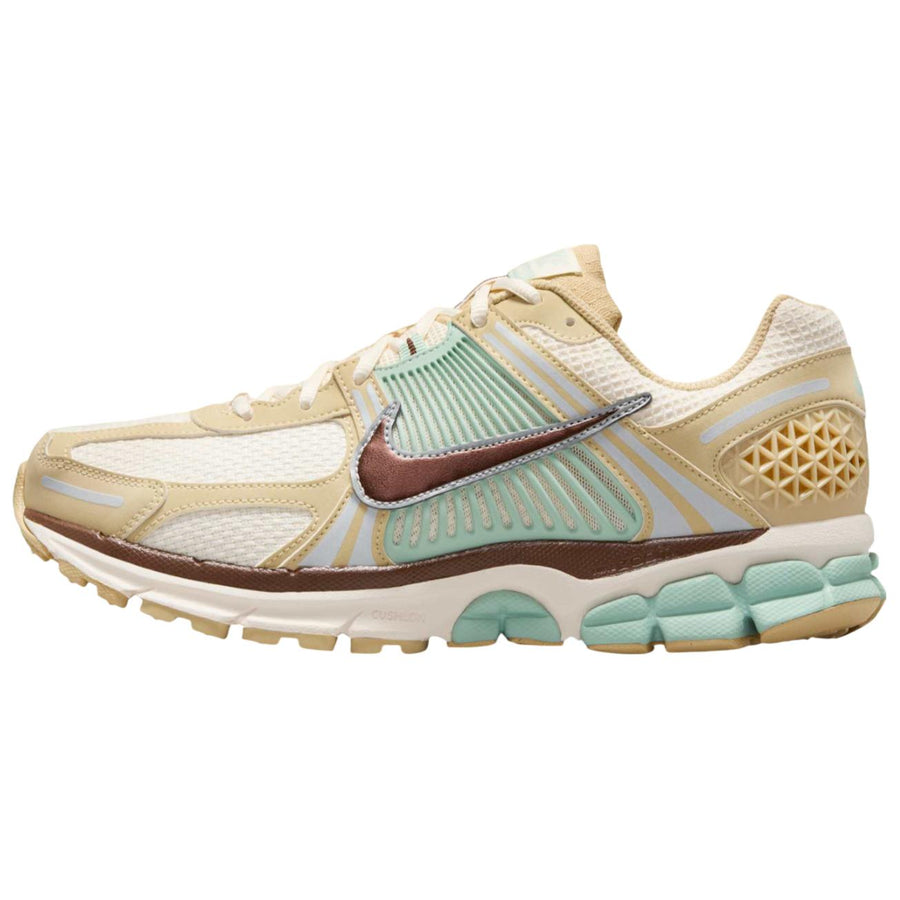 ナイキ ボメロ Nike Women's Zoom Vomero 5 "Team Gold" IB2987-700