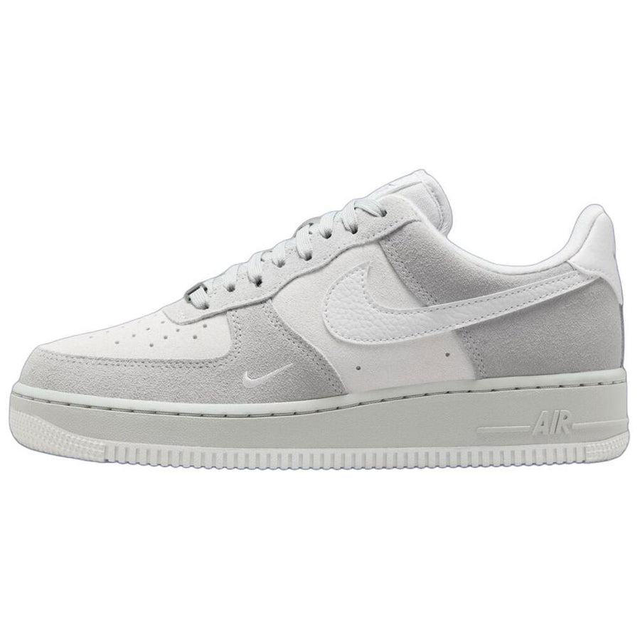ナイキ エアフォース1 Nike Women's Air Force 1 ’07 "Light Smoke Gray/Metallic Silver/Vast Gray" HV3876-077