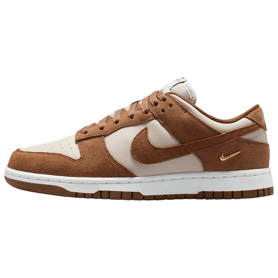 ナイキ ダンク Nike Women's Dunk Low Suede "Light British Tan/Cream 2" IO4244-200