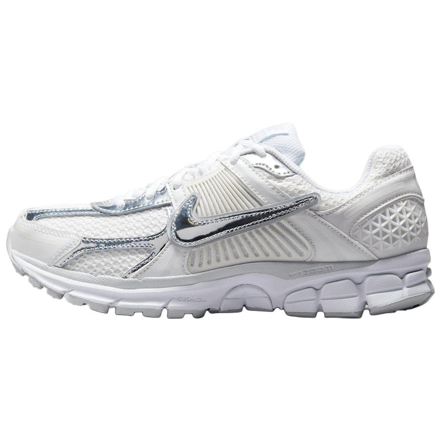 ナイキ ボメロ Nike Women's Zoom Vomero 5 "Chrome Toe" HF7723-100