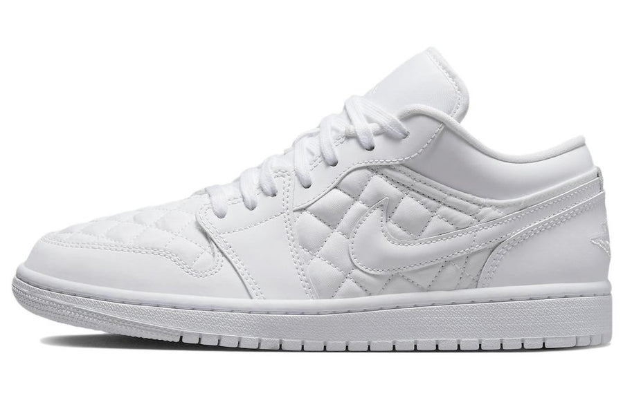 エアジョーダン1 Nike Women's Air Jordan 1 Low Quilted "Triple White" DB6480-100