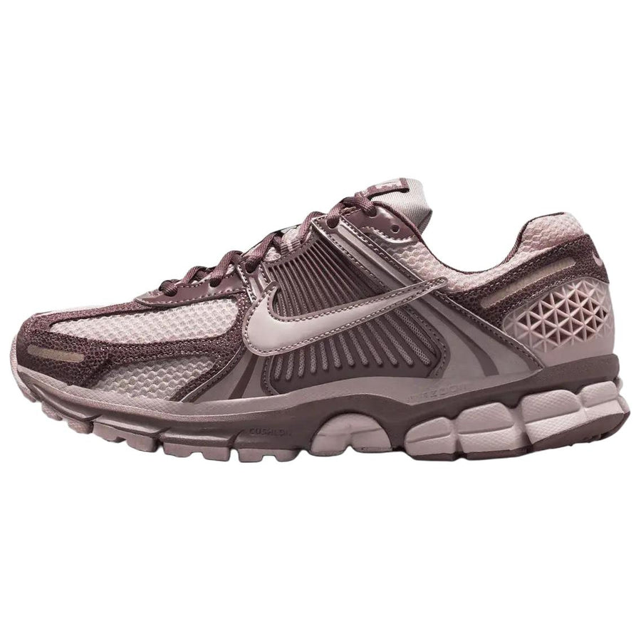 ナイキ ボメロ Nike Women's Zoom Vomero 5 "Tattoo/Particle Rose/Light Violet Ore" II6236-500