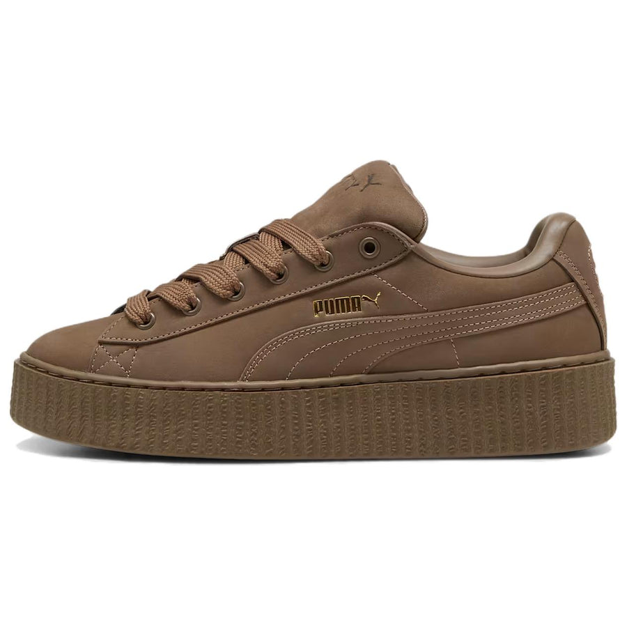 プーマ Fenty × Puma Creeper Phatty Nubuck "Totally Taupe/Puma Gold/Warm White" 396813-01