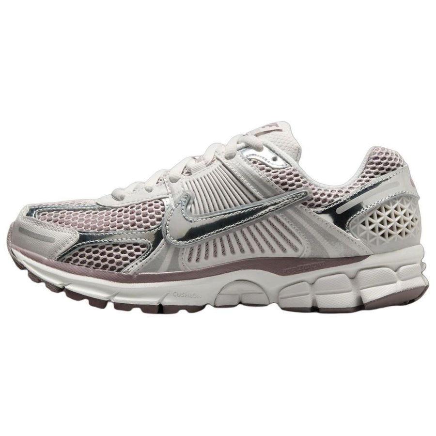 ナイキ ボメロ Nike Women's Zoom Vomero 5 "Vast Grey/Metallic Silver" HV6417-001