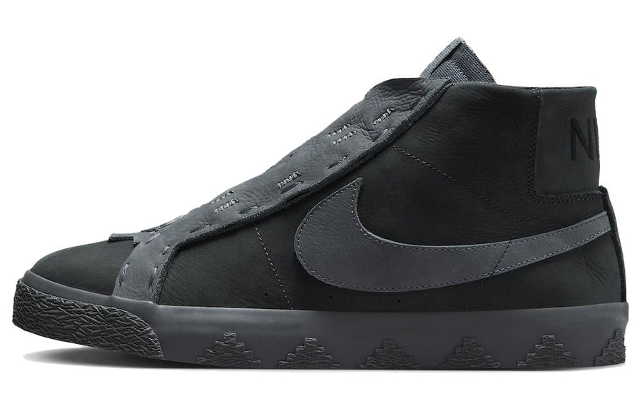 ナイキ ブレーザー Di’orr Greenwood × Nike SB Zoom Blazer Mid QS "Dark Grey and Anthracite" FQ0792-001