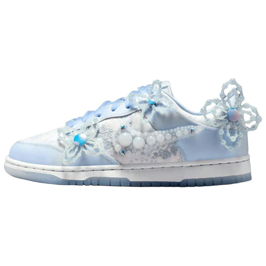 ナイキ ダンク Susan Fang × Nike Women's Dunk Low "Blue Tint" HV8575-100