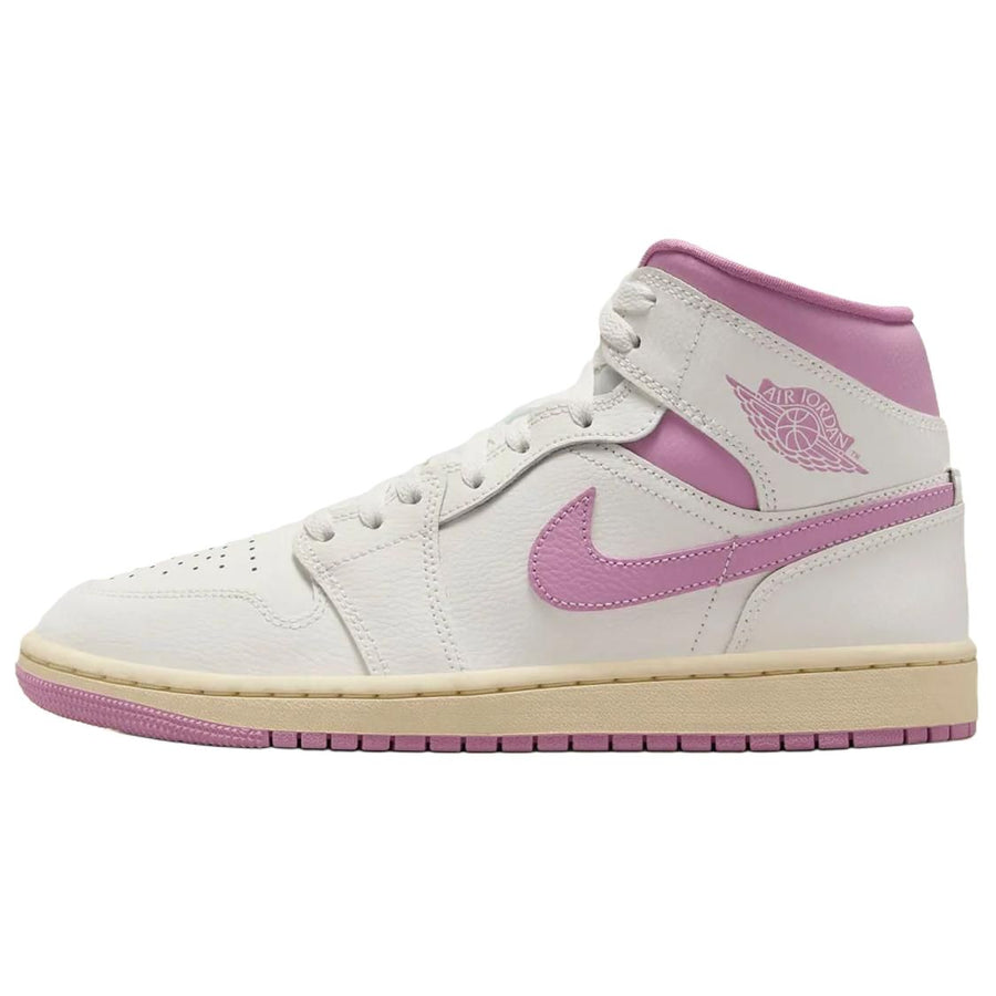 エアジョーダン1 Nike Women's Air Jordan 1 Mid "Strawberries & Cream" BQ6472-162