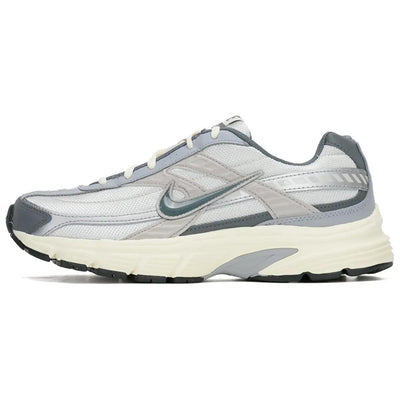 ナイキ Nike Initiator "Light Bone/Coconut Milk/Metallic Silver/Smoke Gray" HQ1179-001