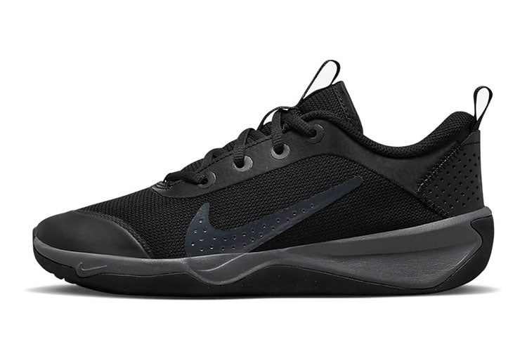 ナイキ Nike GS Omni Multi Court "Black/Anthracite" DM9027-001