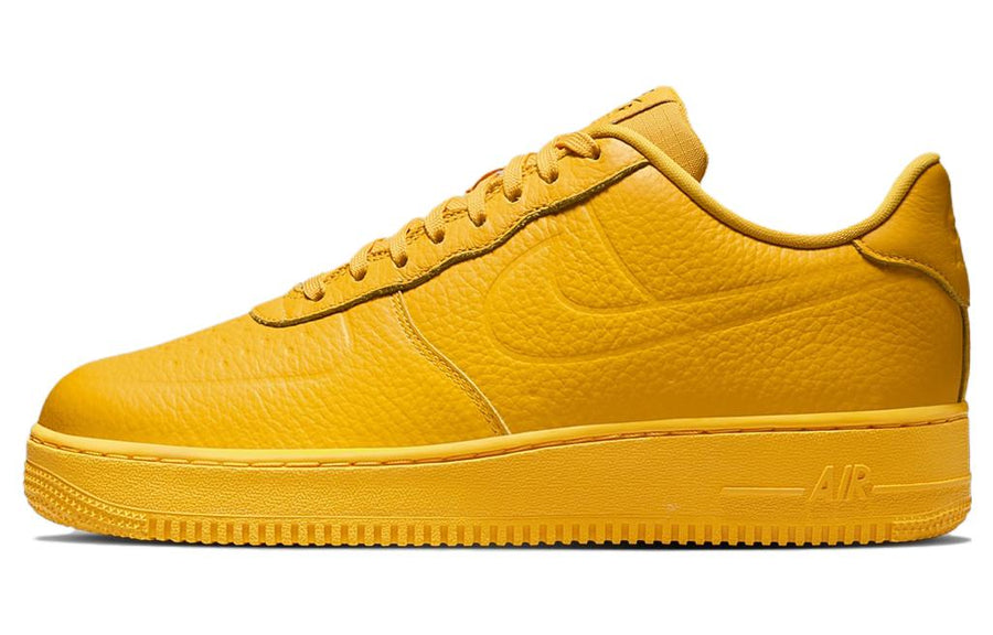 ナイキ エアフォース1 Nike Air Force 1 '07 Pro-Tech WP "University Gold" FB8875-700