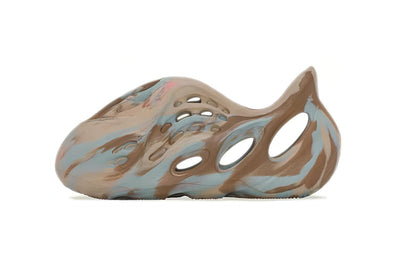 アディダス イージー adidas INFANT YEEZY Foam Runner "Mx Sand Grey" GY3971
