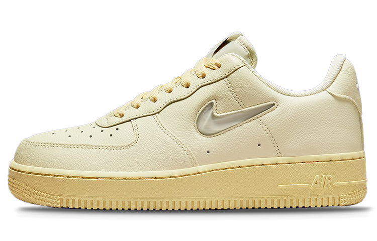 ナイキ エアフォース1 Nike Women's Air Force 1 '07 LX "Coconut Milk and Lemon Wash" DO9456-100