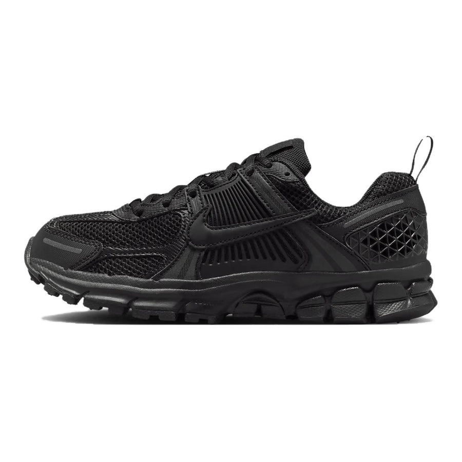ナイキ ボメロ Nike GS Zoom Vomero 5 "Triple Black" HF6998-001