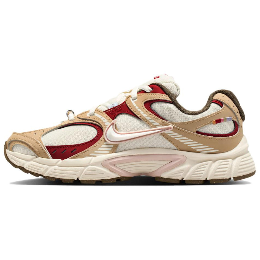ナイキ Nike Women's V5 RNR "Soft Pearl/Phantom/Team Crimson" IQ1151-001