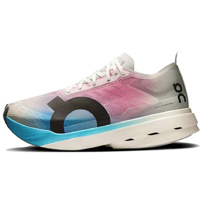 オン On Women's Cloudboom Strike "White/Horizon" 3WE30473195