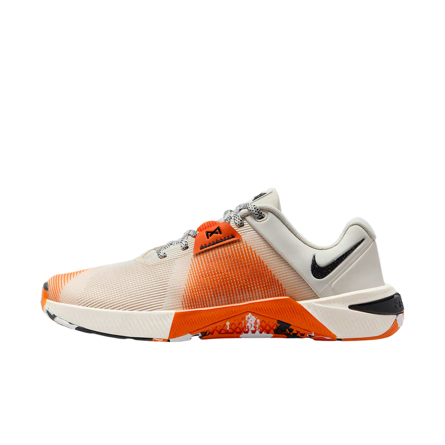 ナイキ Nike Women's Metcon 10 "Soft Pearl/Safety Orange/Black" HQ2620-002