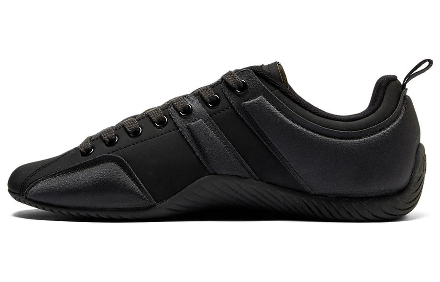 オニツカタイガー Onitsuka Tiger Sclaw Puff "Black/Graphite Grey" 1183B968-001