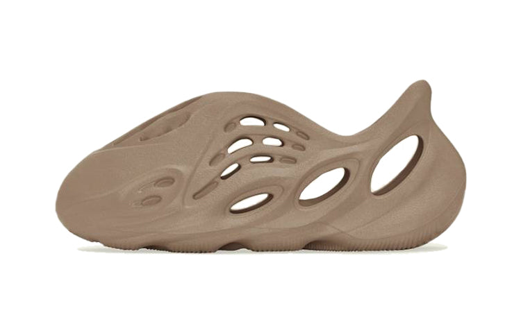 アディダス イージー adidas KIDS YEEZY Foam Runner "Mist" GW1970