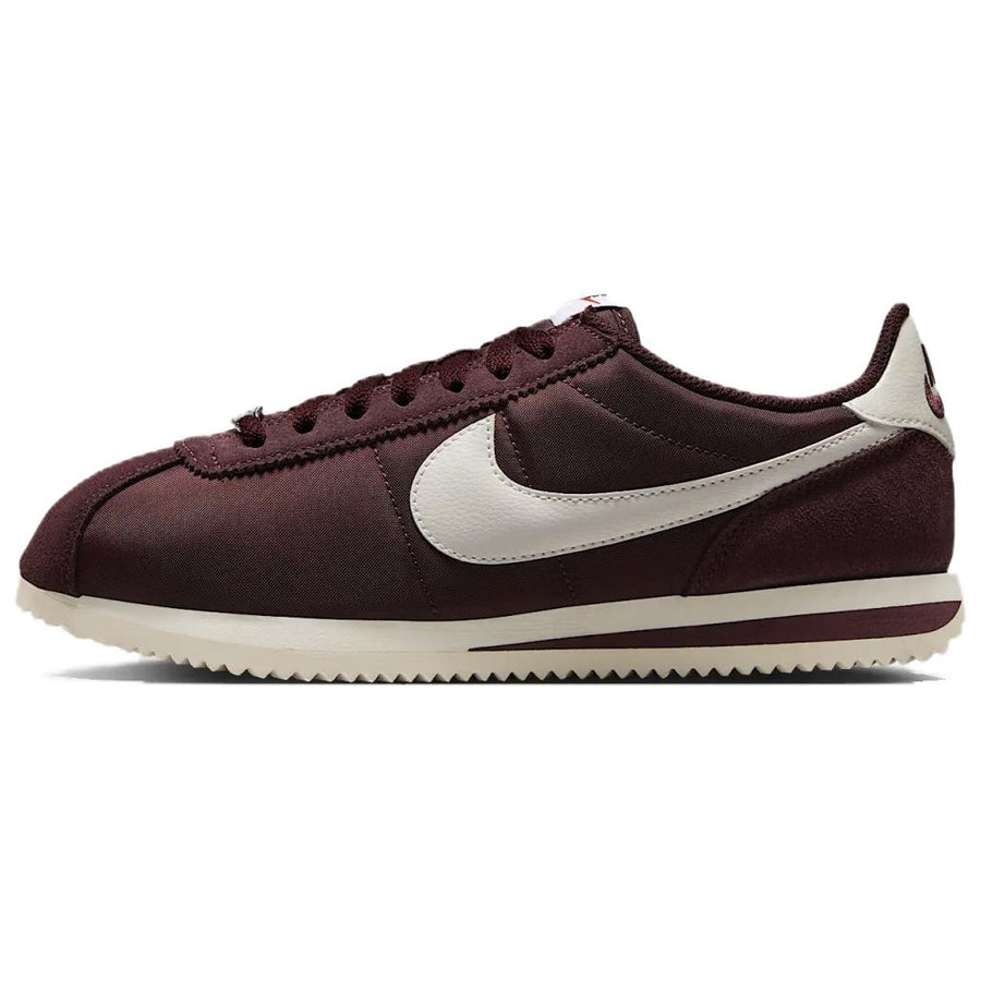 ナイキ コルテッツ Nike Women's Cortez Textile "Burgundy Crush/Sail" DZ2795-605