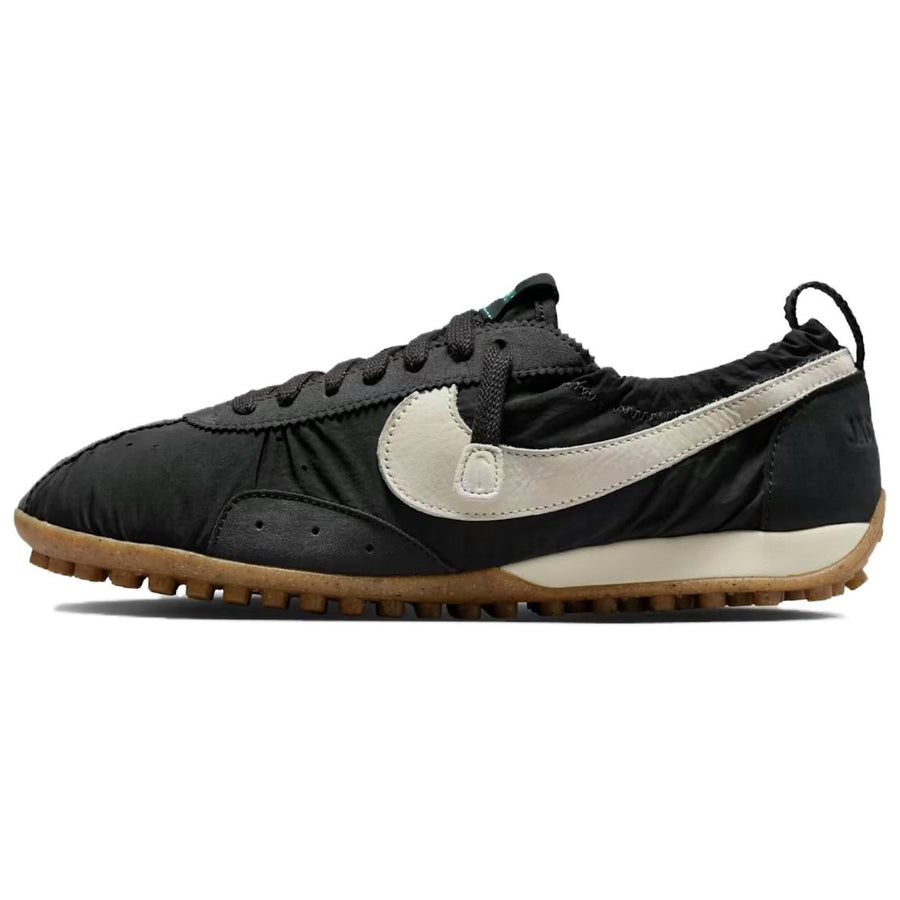 ナイキ ムーンシュー Jacquemus × Nike Women's Moon Shoe SP "Off Noir" HV8547-001