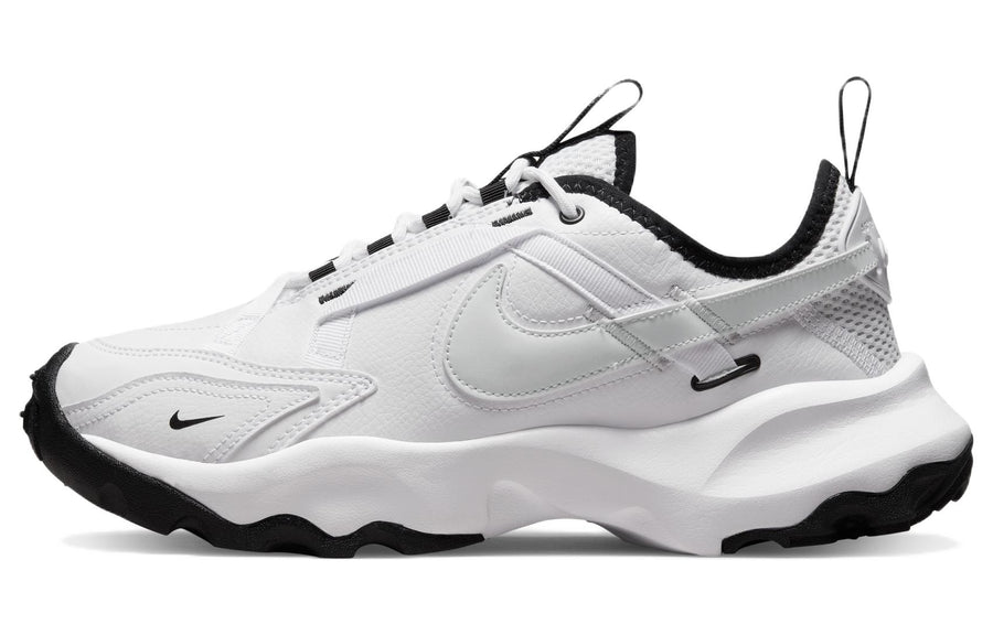 ナイキ Nike Women's TC 7900 "White/Black/White/Photon Dust" DR7851-100