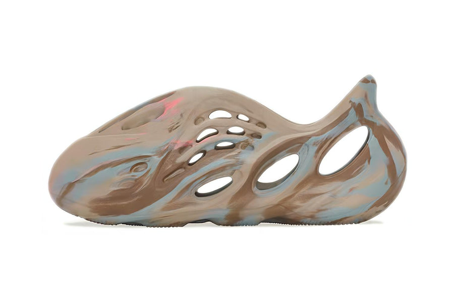 アディダス イージー adidas KIDS YEEZY Foam Runner "Mx Sand Grey" GY3970