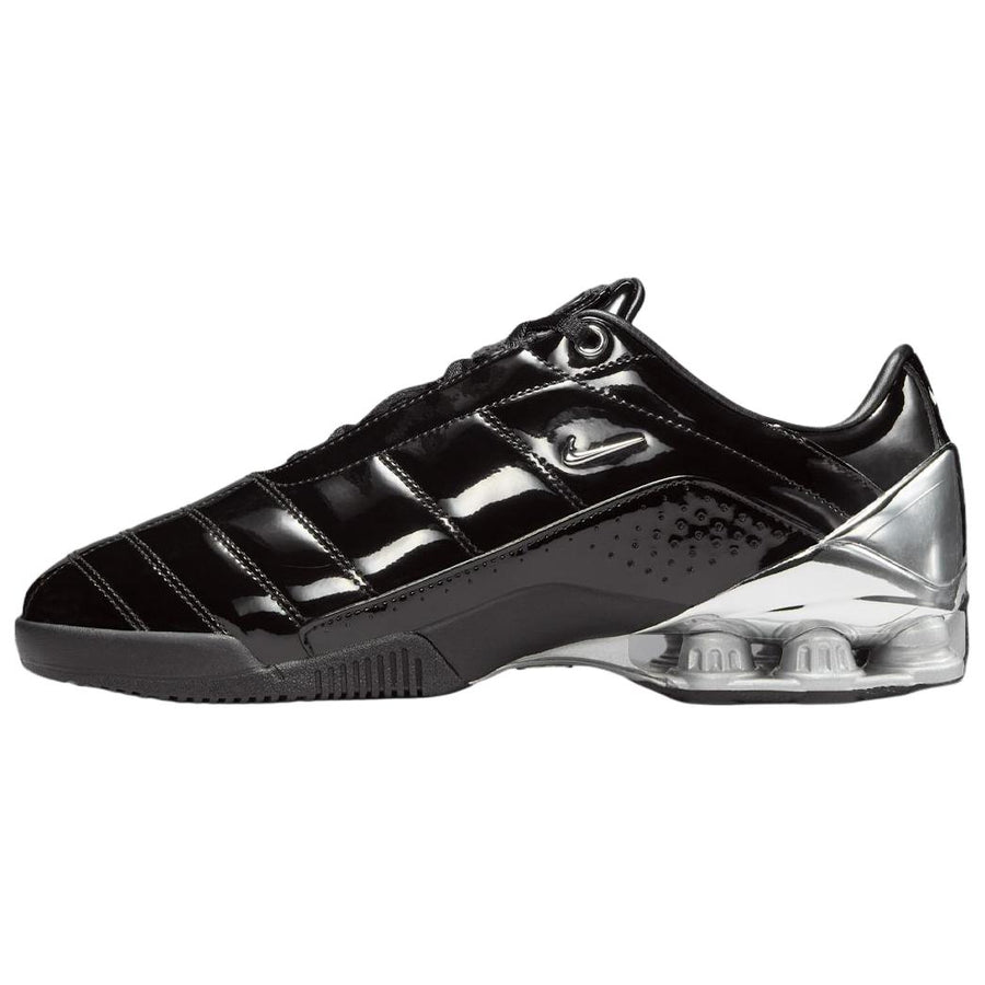 ナイキ ショックス Maha Amsterdam × Nike Women's Total 90 Shox Magia "Black/Metallic Silver" IM9326-001