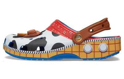クロックス クラシック クロッグ Toy Story × Crocs Classic Clog "Woody" 209446-4GX